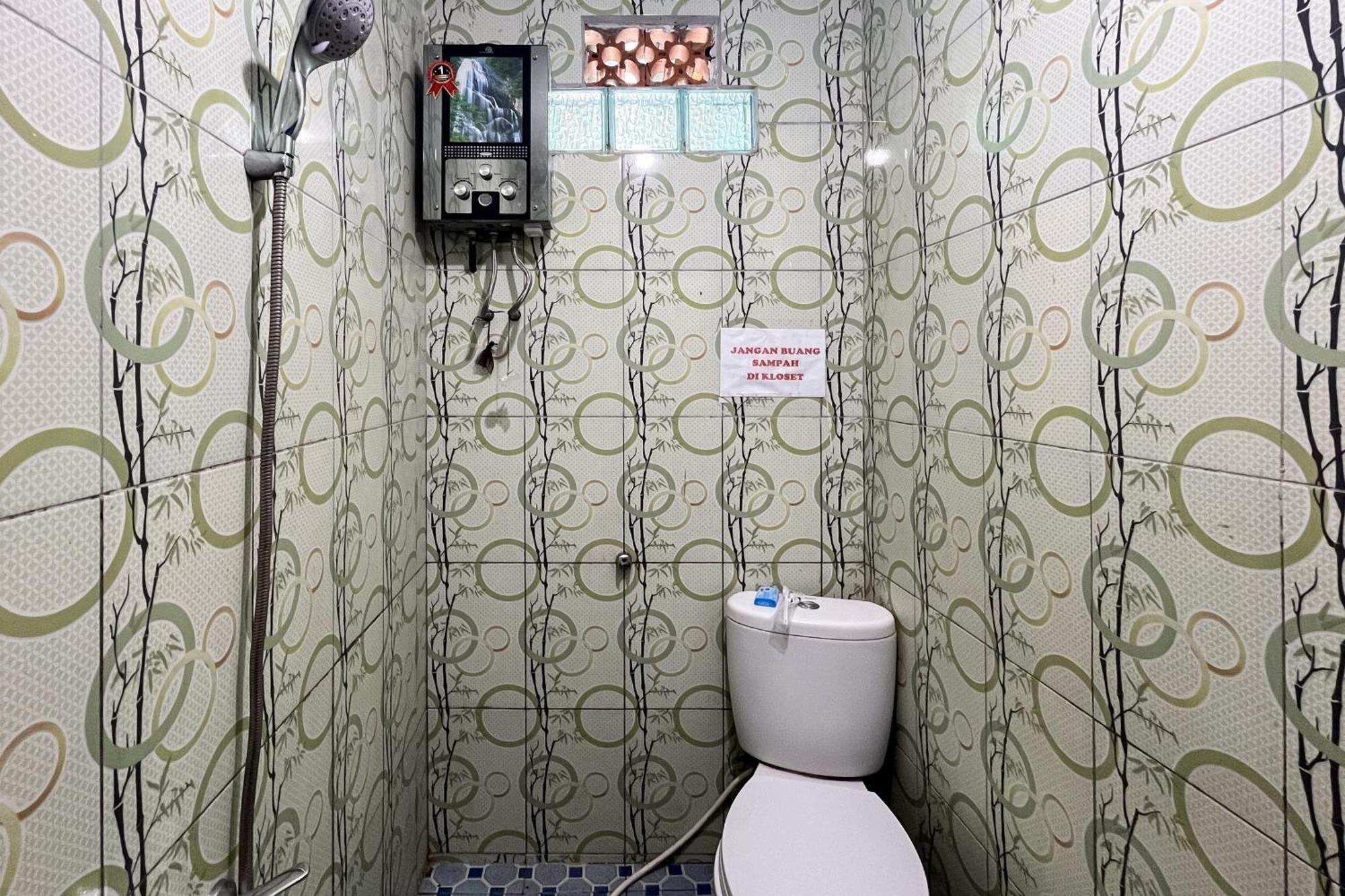 Reddoorz At Villa Waterfun Favour Pagar Alam Pagaralam Exterior photo